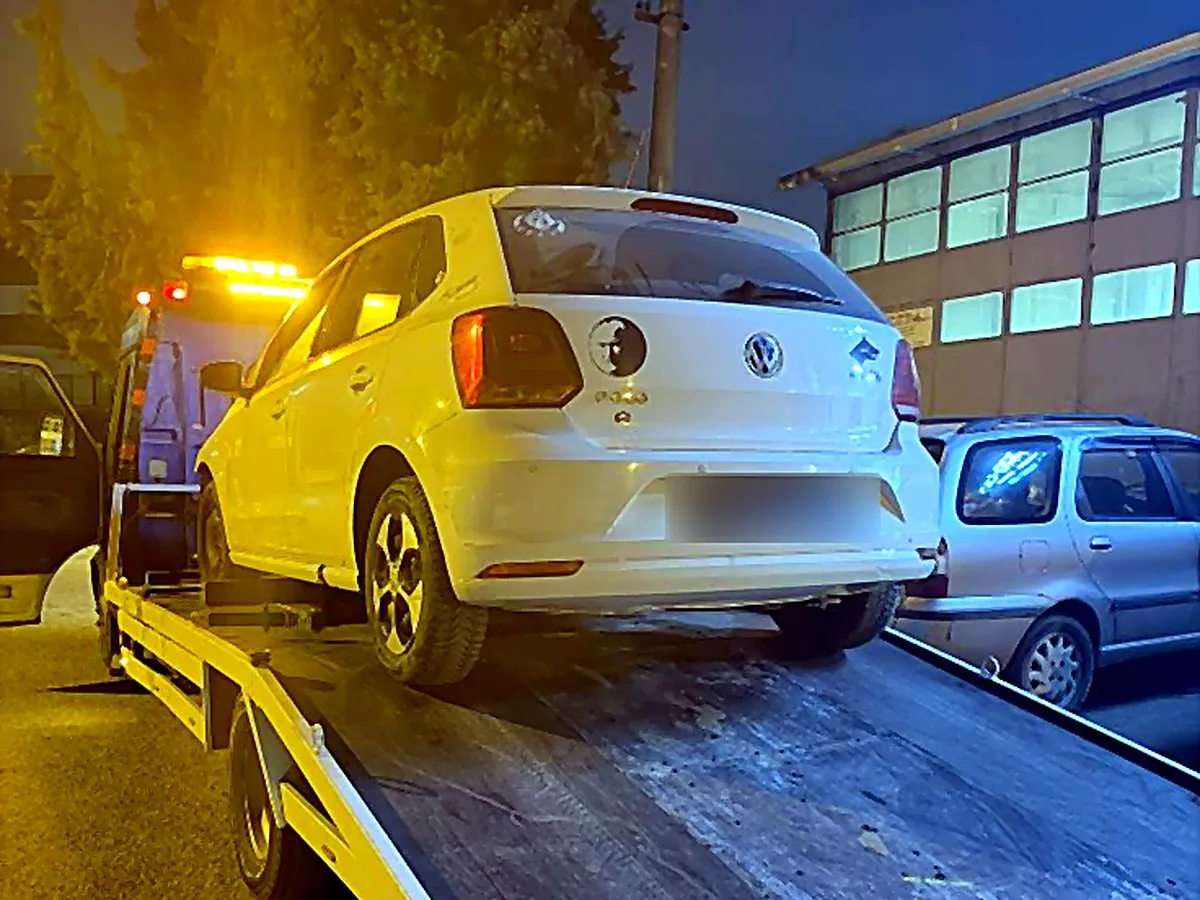 Arızalanan otomobilin çekici platformuna yüklenmesi